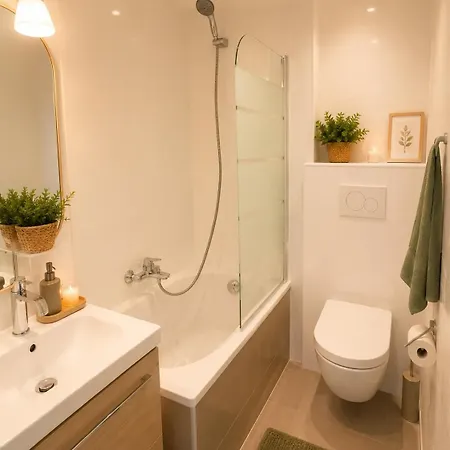Rare ! Maison Avec Jardin En Plein Coeur De 펜션 *